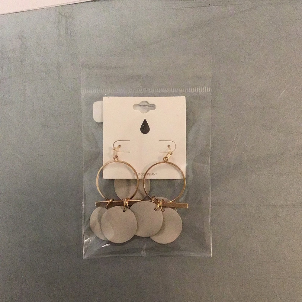 
            
                Load image into Gallery viewer, Gold toned earrings
            
        