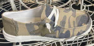 
            
                Load image into Gallery viewer, Camo Starstruck Shoe
            
        