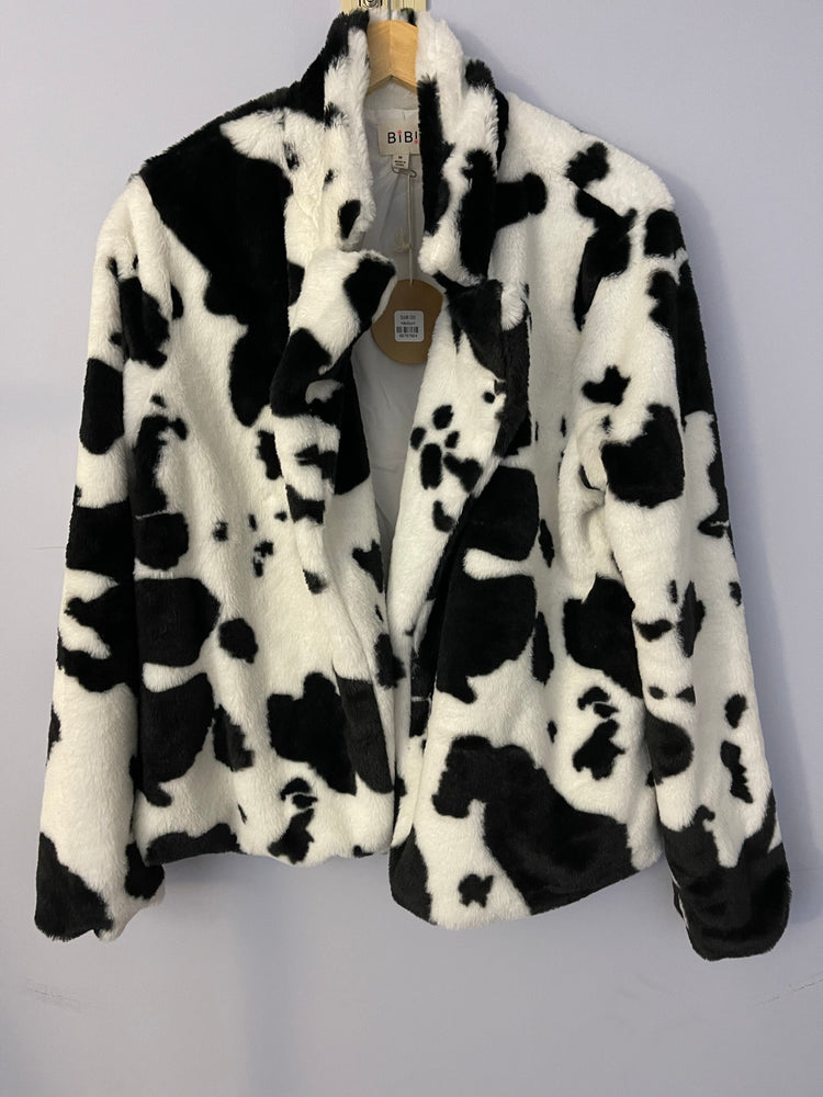 
            
                Load image into Gallery viewer, Dalmatian Print Fur Lined Jacket
            
        