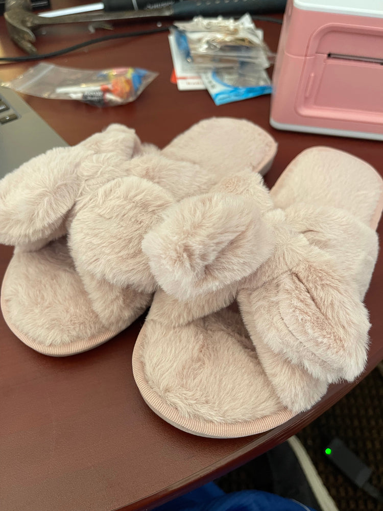 
            
                Load image into Gallery viewer, The Fallon Plush Bow Knit Slippers
            
        