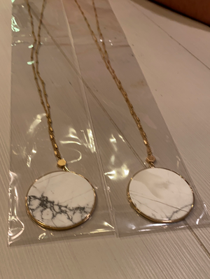 
            
                Load image into Gallery viewer, Long Glass Pendant Necklace
            
        